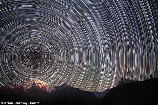 star-trail-mount-everest-anton-jankovoy