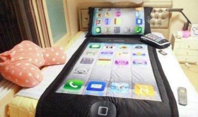 iphone-bed-set2