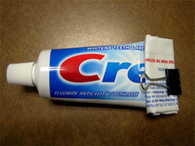 toothpasteclip