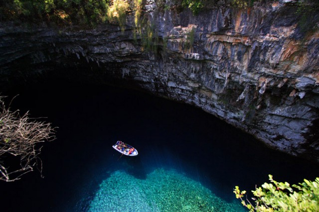 melissani-cave-kefalonia-island-greece-4