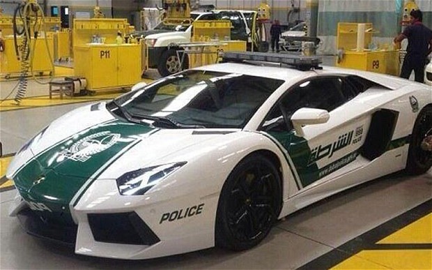 Lamborghini-Aventador-Dubai-Police-01