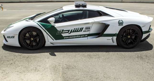 Lamborghini-Aventador-Dubai-Police-05