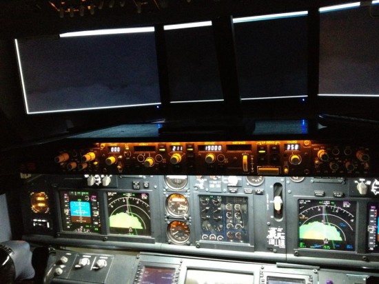 737-cockpit-kids-bedroom2