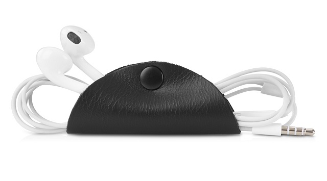 weird-apple-store-accessory-09