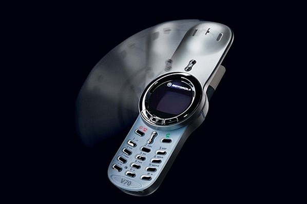 Motorola V70