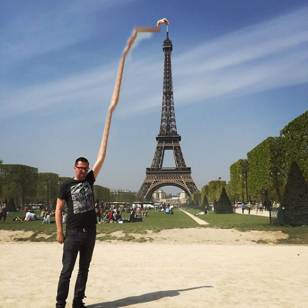 photoshop-eiffel-tower-tourist-photo-sid-frisjes-41