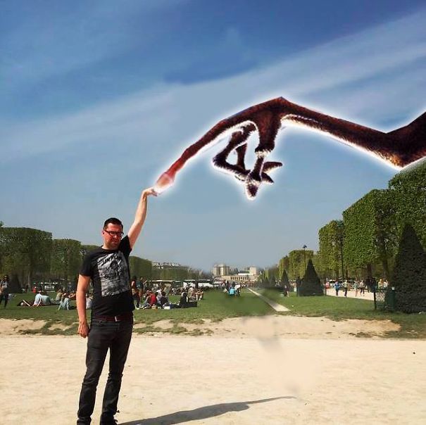 photoshop-eiffel-tower-tourist-photo-sid-frisjes-91