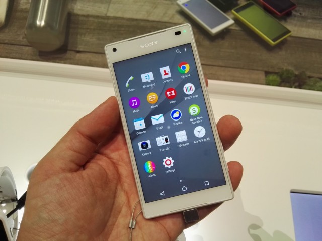 Sony Xperia Z5 Compact (1)