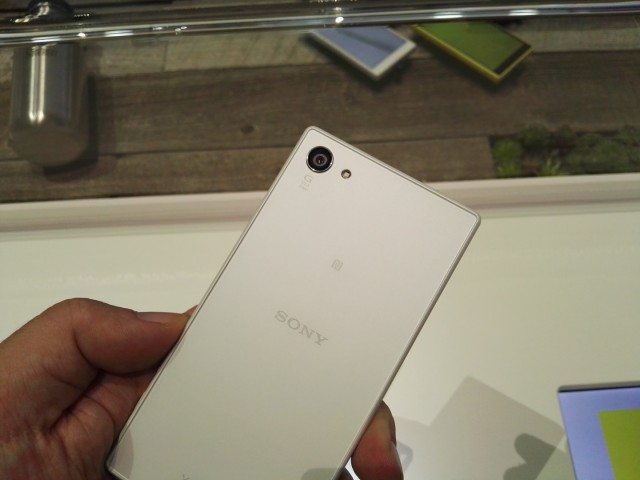 Sony Xperia Z5 Compact (2)