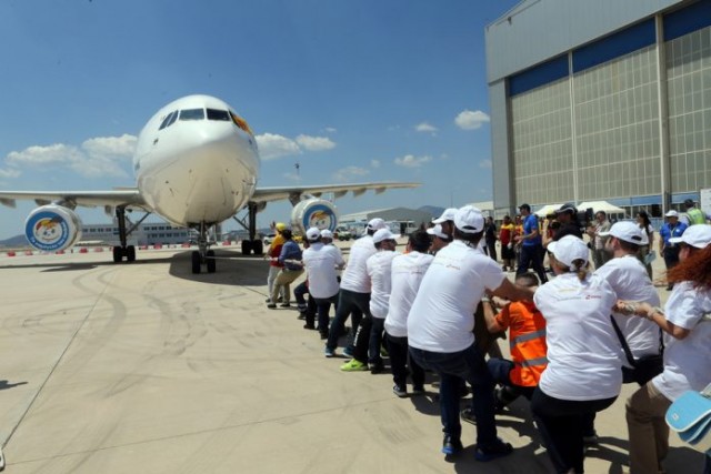 plane-pull
