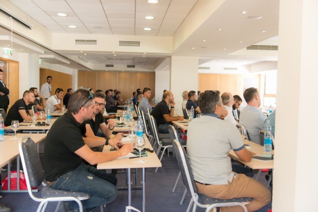 Attendees Installers