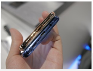 Galaxy Note8 and iPhone 8-4