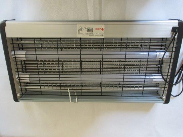 KILL PEST, Μοντέλο: IK281-2X15W , τεχνικά χαρακτηριστικά: 220-230 V, 40 W, 50 Hz , Χώρα κατασκευής την Κίνα (στη συσκευασία) και εισαγωγέα την ΑΛΕΞΙΟΥ ΜΟΝΟΠΡΟΣΩΠΙΚΗ ΙΚΕ και Διανομέας: NSO GEAR LTD