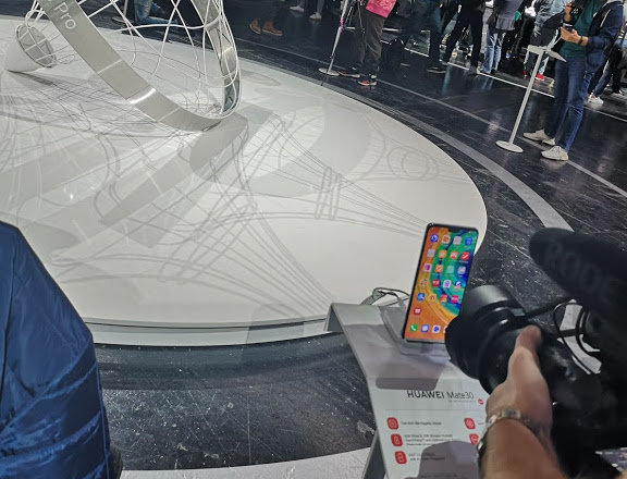 Huawei Mate 30 - 01