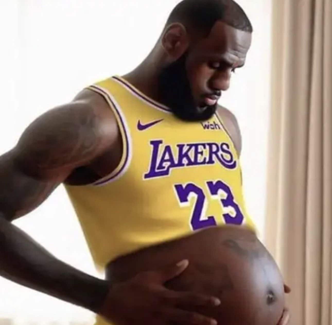 LeBron εγκυμοσύνη AI