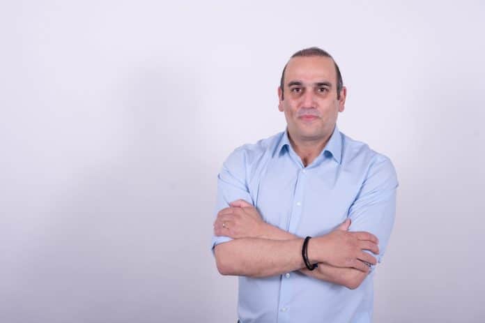 Γιάννης Καρούσος